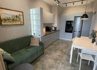 Аренда двухкомнатной квартиры, 80 м2, Смоленск, улица Бакунина, 5А