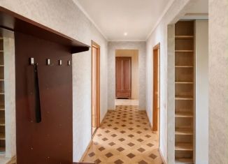 Продаю 4-ком. квартиру, 82 м2, Ленинградская область, улица 120-й Гатчинской Дивизии, 3А
