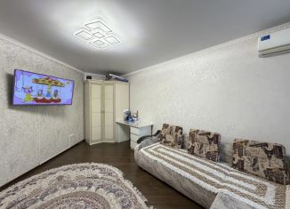 Продается 2-ком. квартира, 57.4 м2, Астрахань, улица Савушкина, 6к7