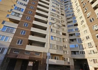Продаю 2-ком. квартиру, 60 м2, Астрахань, улица Генерала Епишева, 65