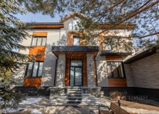 Продам коттедж, 803 м2, деревня Глухово
