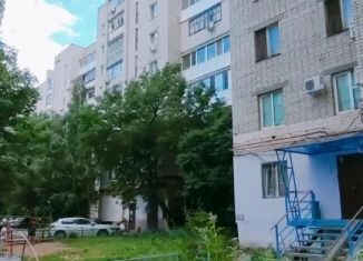 Продажа 2-комнатной квартиры, 49.6 м2, Энгельс, проспект Строителей, 3