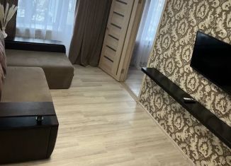 Сдается в аренду 2-ком. квартира, 45 м2, Мценск, улица Тургенева, 79