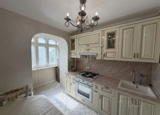 Продаю 3-ком. квартиру, 64.3 м2, Астрахань, Боевая улица, 72Ак2, Советский район