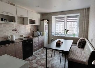 Двухкомнатная квартира на продажу, 61 м2, Кировская область, Современная улица, 1