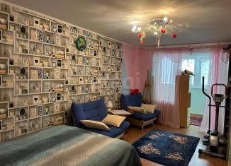 Продаю трехкомнатную квартиру, 81 м2, Энгельс, улица Кондакова, 48А